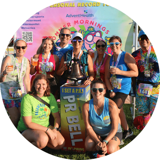 Cool Sommer Morning runners celebrating their successful race.