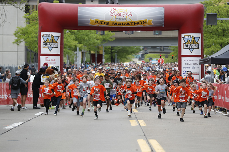 P3R and Kids of STEEL give their sneakers a second life and recycle their sneakers with Sneakers4Good.
